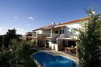 Cvita 80 M From The Sea, Free Breakfast - Direct Landlord *