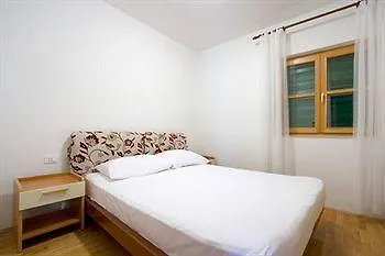 Cvita 80 M From The Sea, Free Breakfast - Direct Landlord