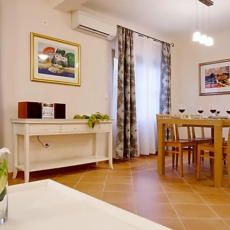 빌라 Cvita 80 M From The Sea, Free Breakfast - Direct Landlord