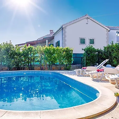 Cvita 80 M From The Sea, Free Breakfast - Direct Landlord 빌라 *