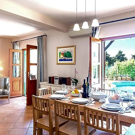 Cvita 80 M From The Sea, Free Breakfast - Direct Landlord *