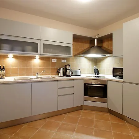 Cvita 80 M From The Sea, Free Breakfast - Direct Landlord *