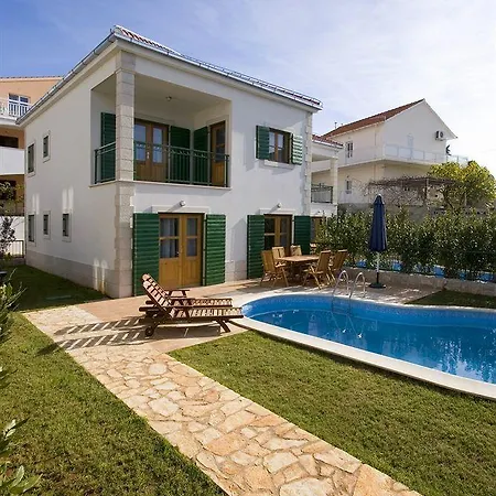Cvita 80 M From The Sea, Free Breakfast - Direct Landlord Villa