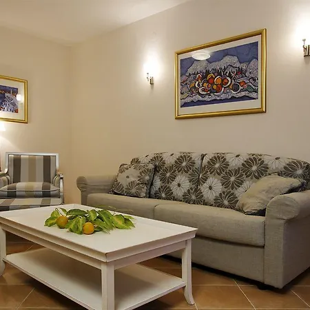 Cvita 80 M From The Sea, Free Breakfast - Direct Landlord Villa *