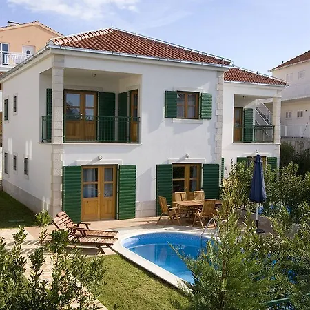 Cvita 80 M From The Sea, Free Breakfast - Direct Landlord * Hvar Town