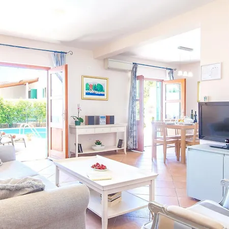 Villa Cvita 80 M From The Sea, Free Breakfast - Direct Landlord