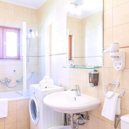 Cvita 80 M From The Sea, Free Breakfast - Direct Landlord Villa *